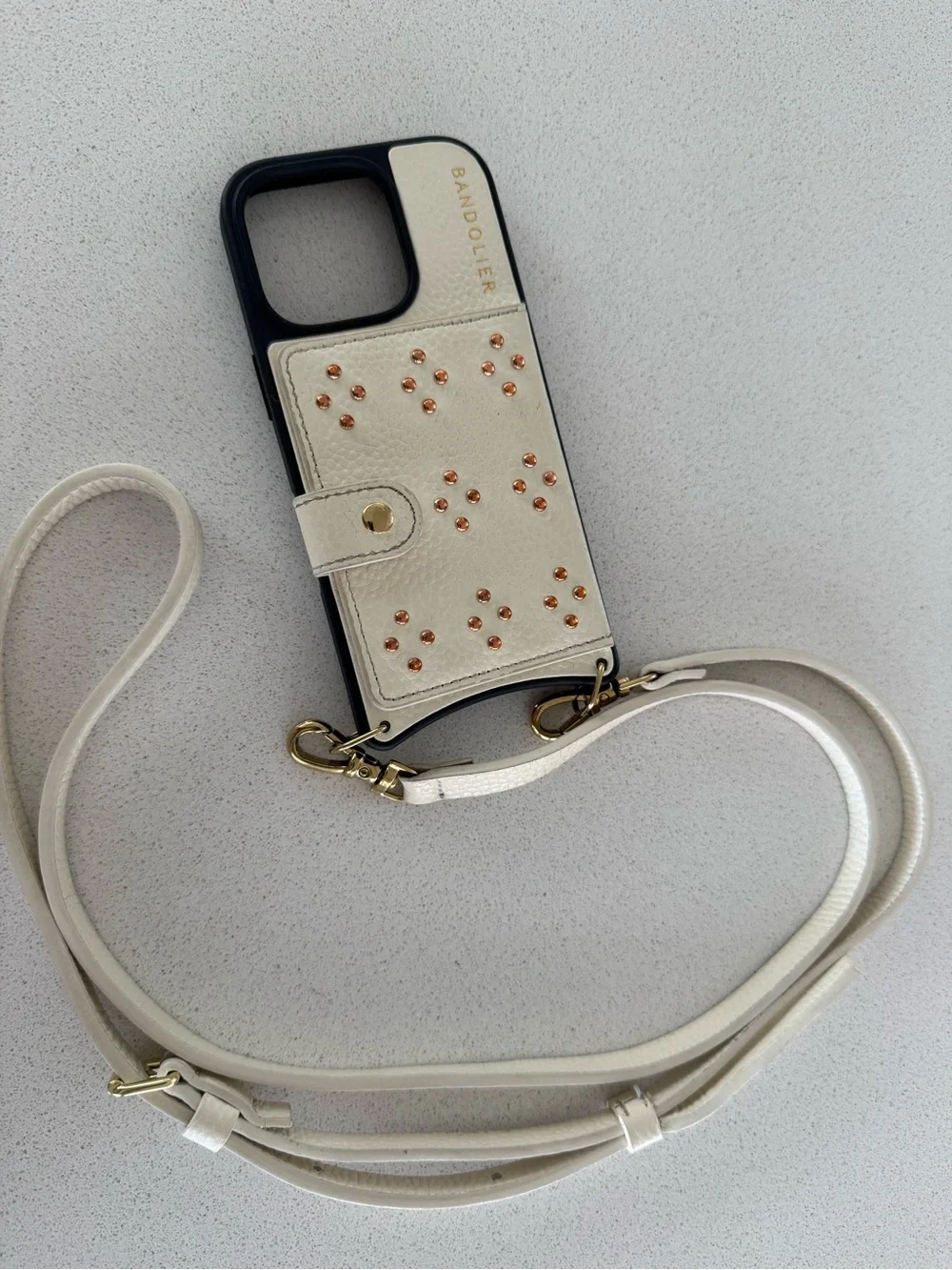 Bandolier MagSafe leather wallet